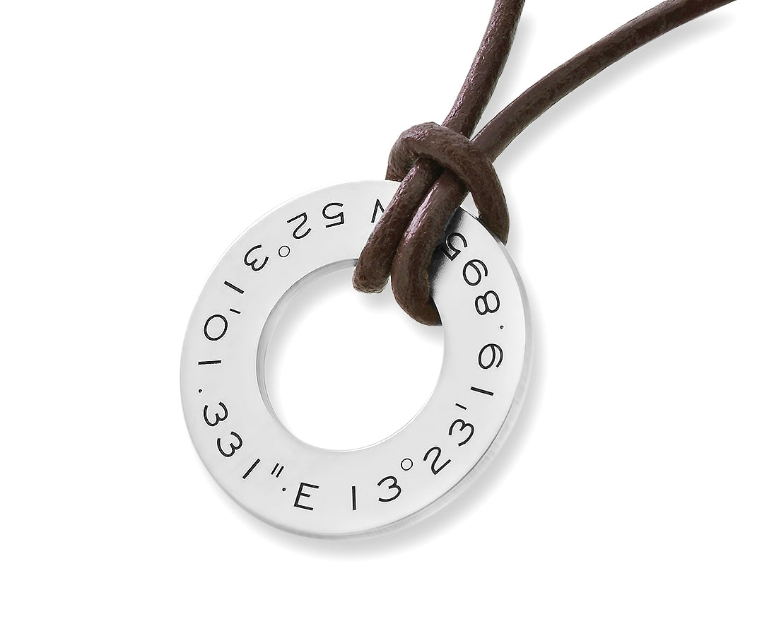 NAMENSKETTE MIT LEDERBAND ANHÄNGER MIT GRAVUR – Galwani